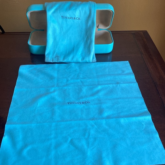 Women’s Tiffany &Co. Sunglasses with crystals - Picture 6 of 6